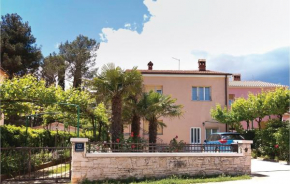 2 Bedroom Beautiful Apartment In Fazana